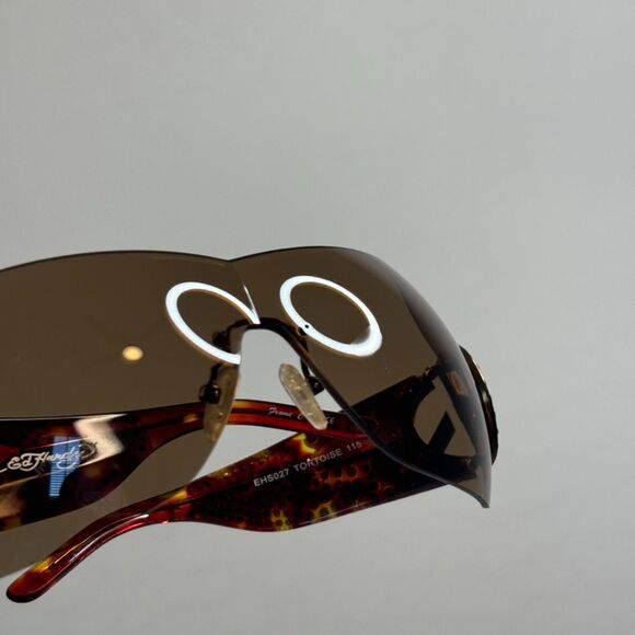 Ed Hardy Y2K Pin Up Sunglasses & Case - Picture 5 of 7